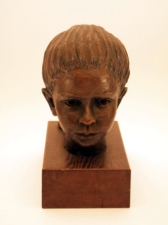 Susan (facing) — Trevor Tennant — Clay sculpture